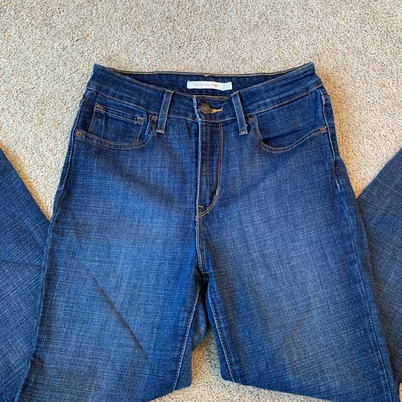 Levi’s 721 High Rise Skinny Jeans - Picture 4 of 6